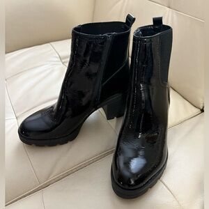 Naturalizer Black Patent Leather size 8.5